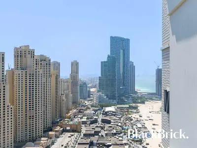 Vacant Now | Unfurnished | Spacious Living