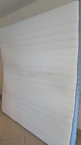 Comfort Kingsize mattress - gently used, clean white plus topper for free