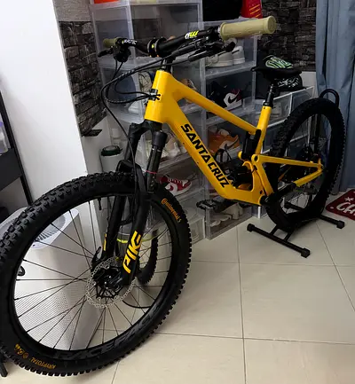 Santa Cruz 5010 Full Carbon Medium MTB