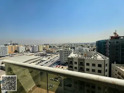 صفقة مستثمر بعائد مرتفع: 4 وحدات مؤجرة بغرفتي نوم | مقابل دائرة الهجرة والمحكمة | 8 دقائق إلى E311