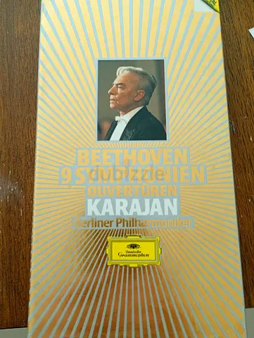 Beethoven: 9 Symphonien & Ouvertüren - Karajan / Berliner Philharmoniker (Box Set)