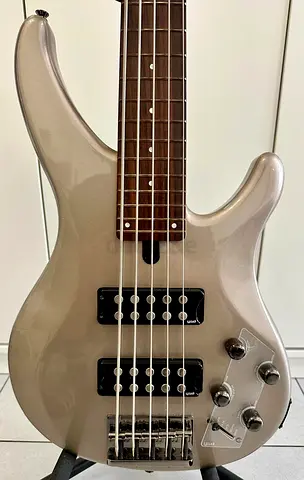 TRBX 305 Yamaha Electric Bass, 5Strings, Passive/Active