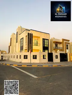 Corner villa facing two streets, featuring two floors and a roof terrace, equipped with central air 
