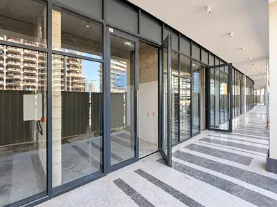 WATERFRONT RETAIL | GROWING COMMUNITY | SPACIOUS