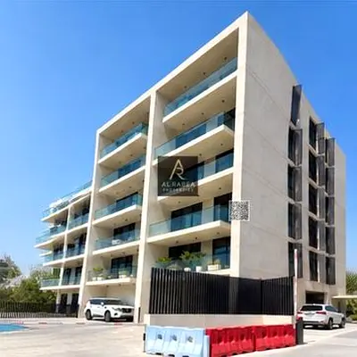 2 Bedrooms & Living Room, 3 Bathrooms, Swimming Pool, Parking, Strategic Location, 4 Installments