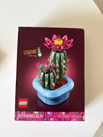 LEGO Botanicals 2021 Flowering Cactus (428 pcs) - Boxed Set