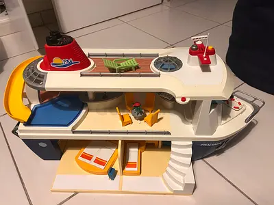 Playmobil Large cruise Yacht Toy with Deck, pool and cabin