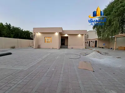 Spacious big size 5 BHK Villa shakh zaid road maid room Parking Space just 105k