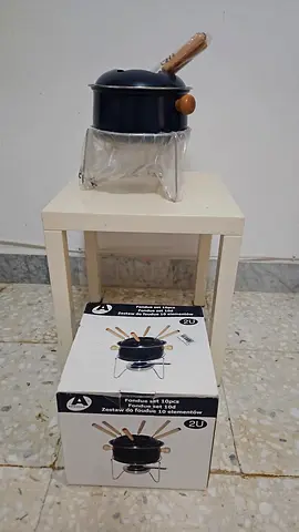 2L Fondue Set with Stand and Forks - NEW