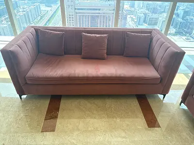 Three-seater velvet sofa in dusty rose – excellent condition