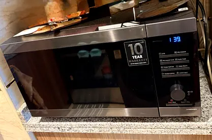 Samsung Microwave Oven with Grill - Ceramic Interior - 1 year old