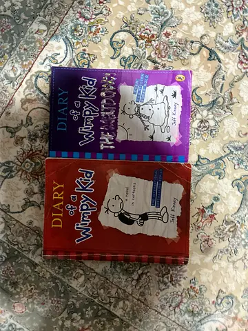 Diary of a Wimpy Kid (Red) + The Getaway (Purple) - Jeff Kinney (2 Books)