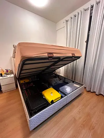 Hydraulic king size bed with mattress