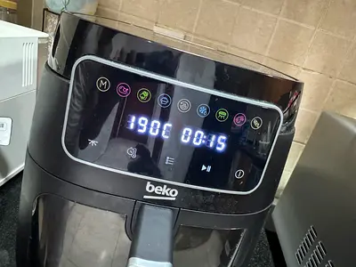 Beko Air Frier 7.6L 1750W with Window - Great Condition