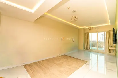 Vacant | Upgraded | Huge Terrace | Low Floor
