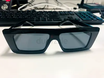 Black Rectangular Sunglasses - Classic Frame