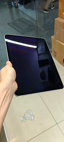Ipad pro M5 13 inch icloud locked