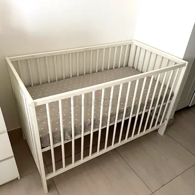 Ikea baby cot Gulliver + new mattress + new 2 fitted sheet