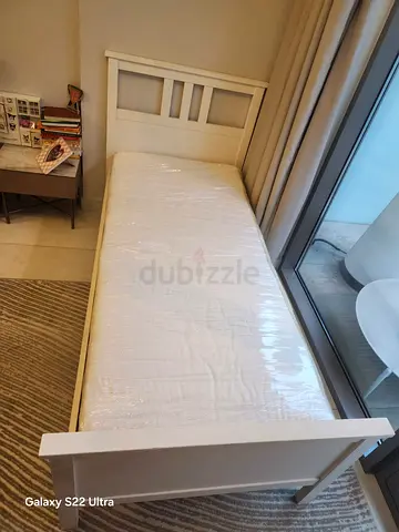 Ikea Hamnes single bed with mattress available in perfect condition