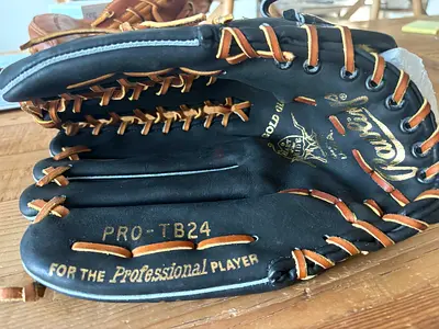 Baseball Rawlings Glove