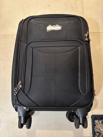 Flymax Cabin Spinner Suitcase – Black, Like New