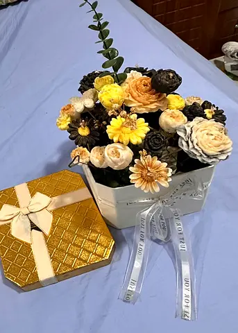 WAX CANDLES Handmade floral arrangement bouquet made with gift box