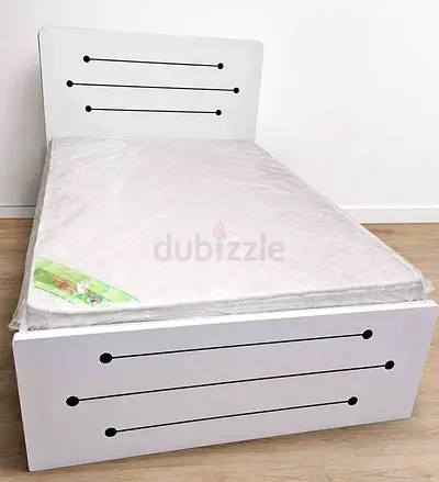 Single white wooden bed with mattress - good condition