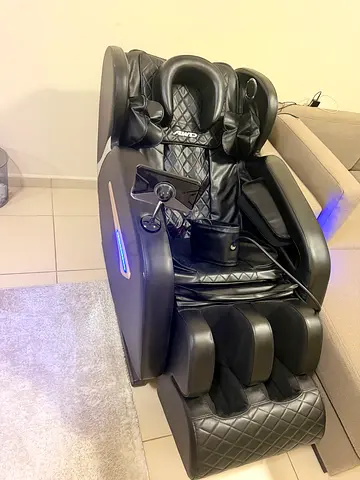 Full-body Electric Massage Chair - Black, Good Condition
