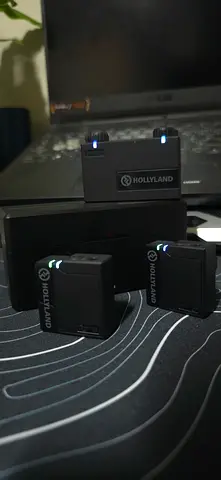 Hollyland Lark/Transmitter Battery Pack (3 batteries + charger) - Good Condition