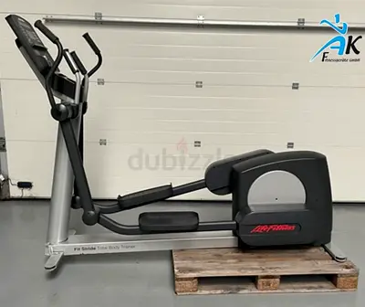 Life Fitness Integrity 95xi Cross trainers