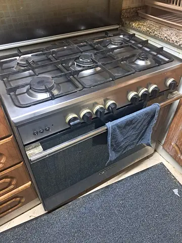 Used 5-Burner Stainless Steel Gas Cooker with Oven
