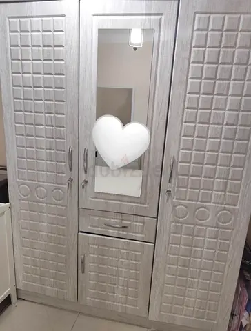 Cupboard shelf wardrobe