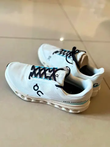 New BOX PIECE, Original On Men's Cloudsurfer Next On Running Cloud Sneakers - Size 44