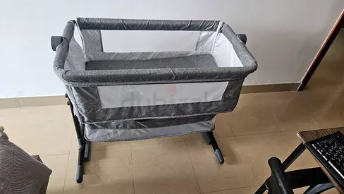 Bassinet for sale in Marina - 80 AED