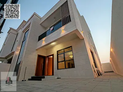 For sale: an upscale villa with 6 master bedrooms and a roof terrace.