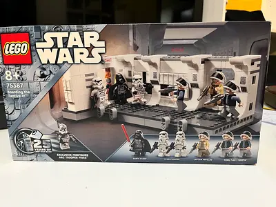 LEGO STAR WARS Boarding the Tantive IV 75387