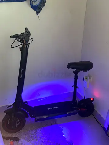 Adult electric scooter with seat - lightly used