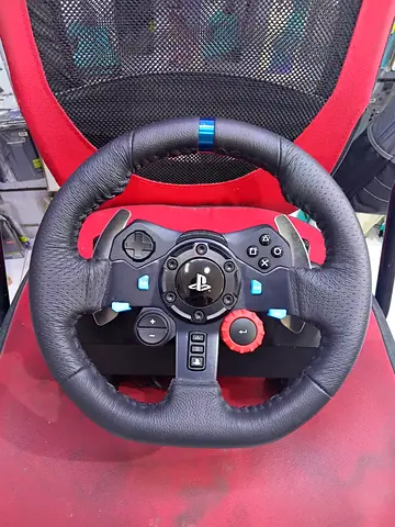 PlayStation-compatible Racing Wheel with Pedals (used) - Good Condition used only ones