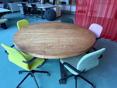 Round table Ø160 with Kvadrat chairs, reclaimed wood – Dubai Design District