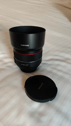 Canon EF mount Samyang 85mm 1.4 with full box