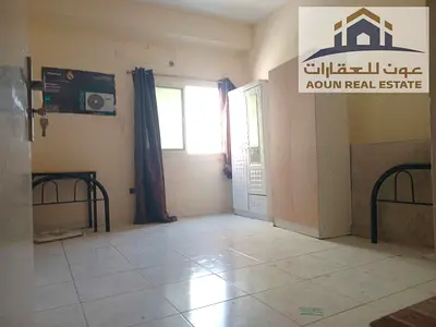 استوديو عصري مصمم بذكاء حيث تجتمع الأناقة مع الراحة