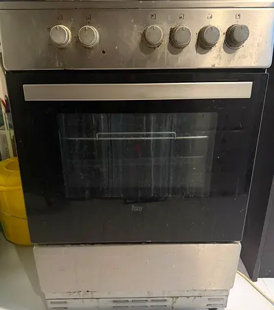 Used freestanding gas oven with stovetop