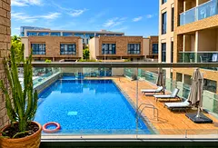 1 Bedroom Apartment | Study | Pool View