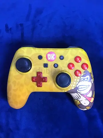 Donkey Kong themed wireless Xbox controller (used)