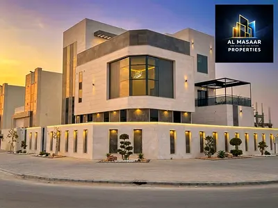 فرصة فيلا زواية شارعين ثلاث طوابق شامل رسوم التسجيل ورسوم نقل الملكية مع الكهرباء والماء والمكيفات بالاضافة الي اسانسير وحمام سباحة