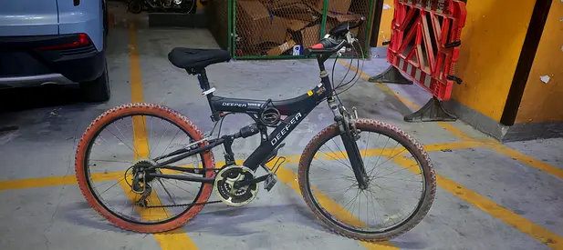 Deeper Mountain Bicycle + Accessories – AED 200