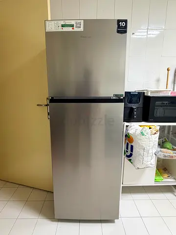 Hisense Refrigerator 325Ltrs (252+73)