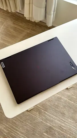 Lenovo Yoga 2-in-1 Laptop - like new Condition (few times use only)