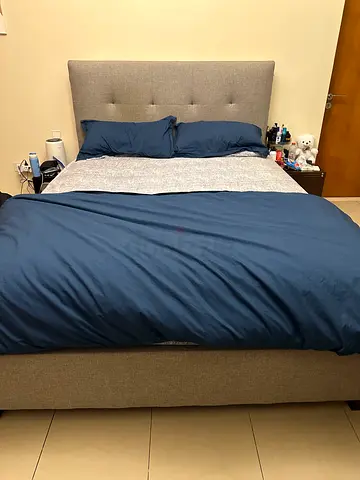 Queen size bed