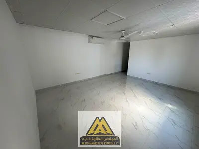 استوديو واسع جداً للإيجار السنوي في المويهات 3 عجمان | مطبخ منفصل بالكامل | تكييف سبليت | سهل المخرج للشارقة ودبي وطريق E311 | 25,000 درهم (4/6 دفعات)